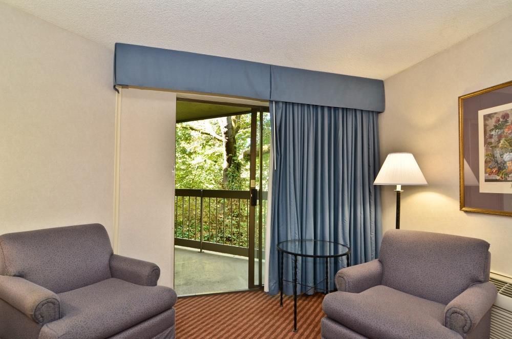 Hayward Inn Eugene Room photo
